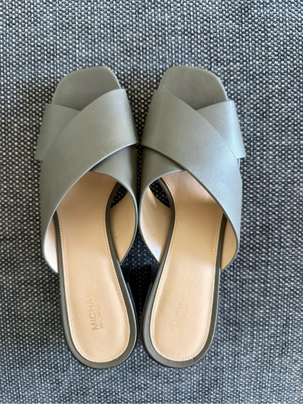 MICHAEL Michael Kors Abbott Leather Crisscross Slide Sandals Sz 8M